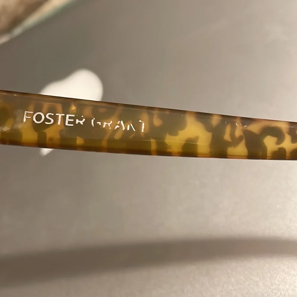 Foster Grant women’s tortoise